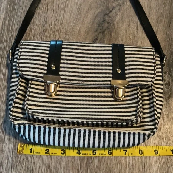 🦋4/$25 Cute Crossbody Purse - Picture 11 of 13